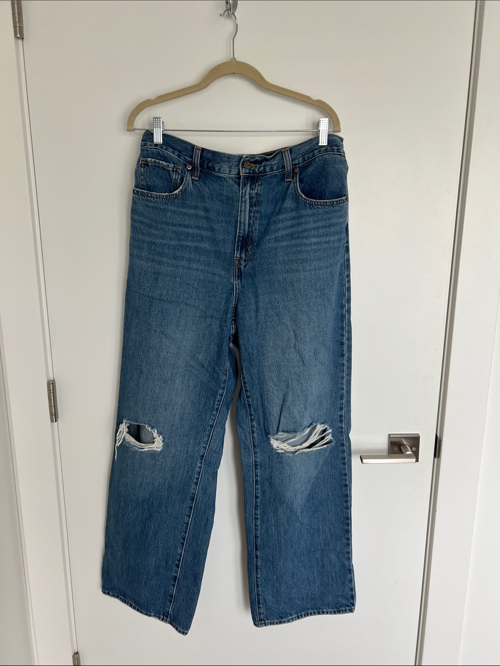 Levis High Waisted Straight Jeans